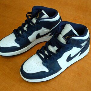 Nike Air Jordan Shoes Size 6Y Blue and White